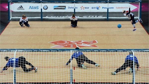 picture of a Goalball court, with two teams ready to play.